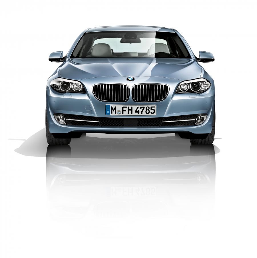  BMW ActiveHybrid 5 Concept 2011 года  (фото 10 из 12)